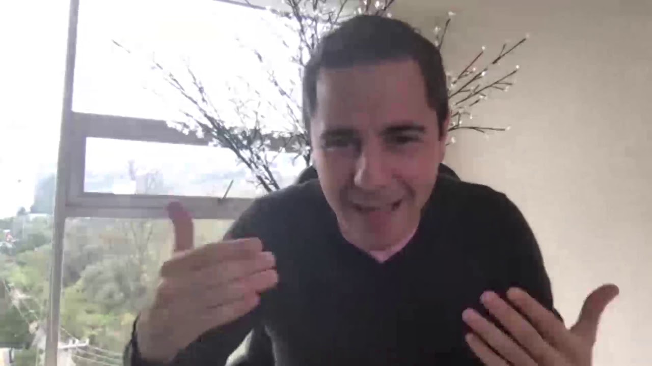 pienso que la gente se rie de mi